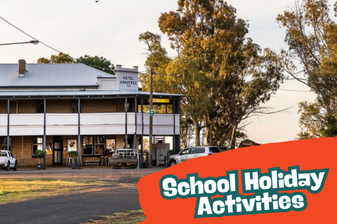 Grabbin' some Lunch @ Armatree Hotel